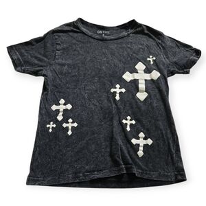 On Fire Black and White Short Sleeve Tee with Cross Design Size Small